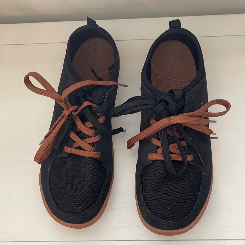 Astral Size 9 Men’s Shoes